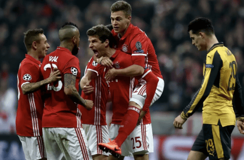 重创！皇马悍将伤缺两月 巴尔韦德或被迫改踢右后卫（噩耗！皇马大将伤停两个月 巴尔韦德或客串右后卫）