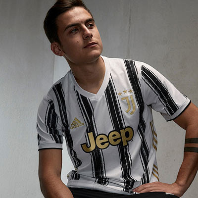 篮球湖人新秀完成生涯首次双双（湖人新秀斩获生涯首个两双）