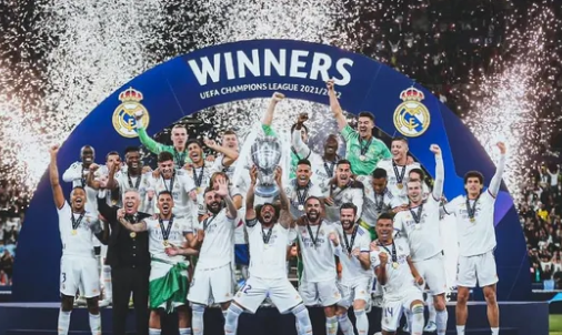 德甲焦点对决：柏林联合3-1战胜RB莱比锡，终结三连败颓势（德甲焦点战：柏林联合3比1击退RB莱比锡，止住三连败）