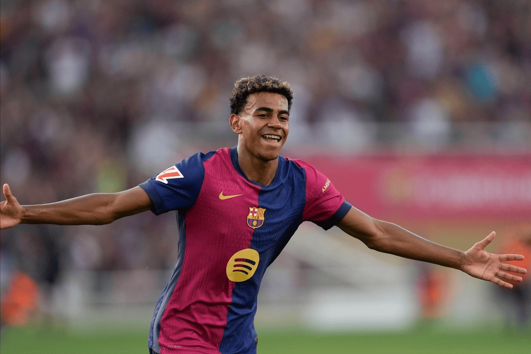 官方：狼堡买断里昂右后卫库姆贝迪，签约至2029年（沃尔夫斯堡官宣从里昂买断右后卫库姆贝迪，合同至2029年）