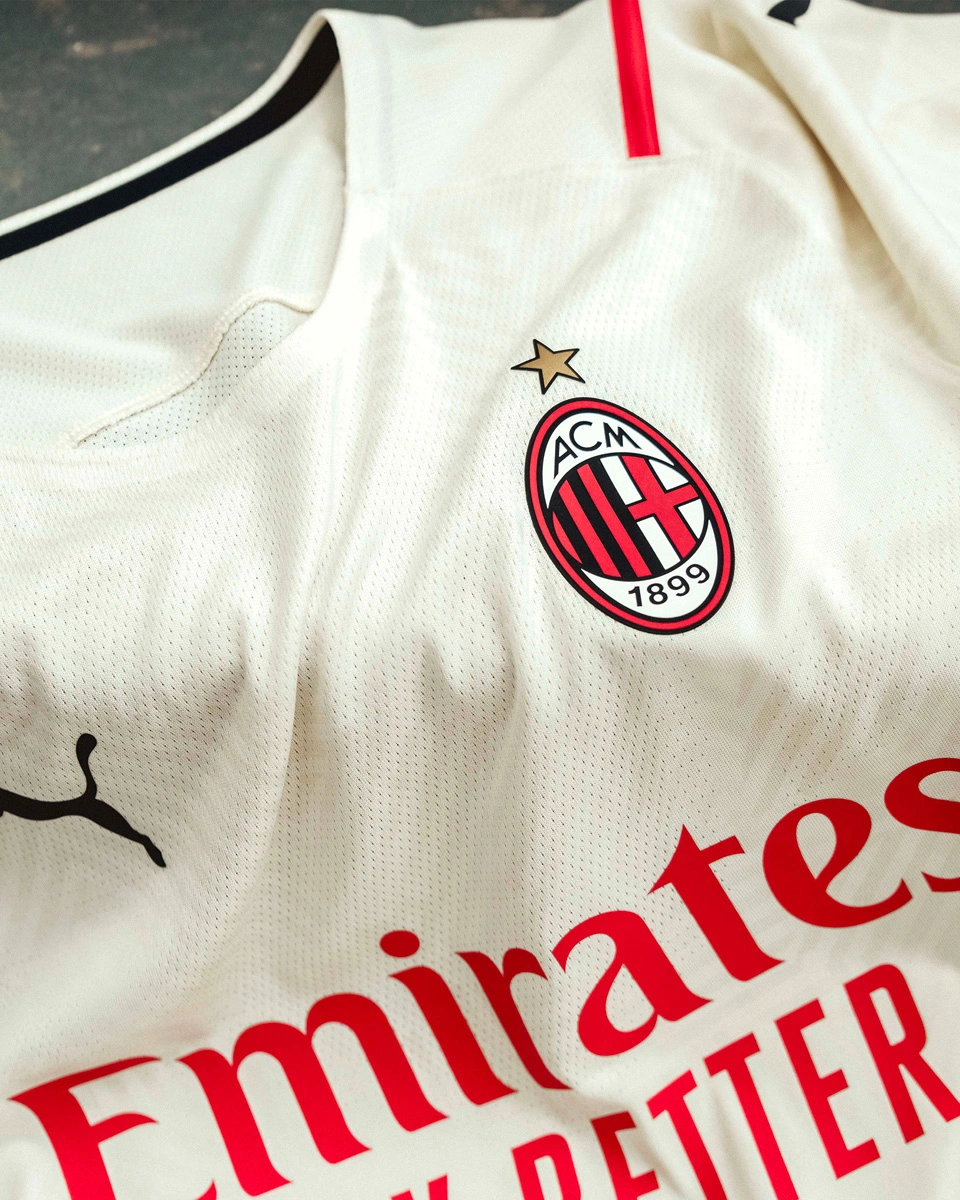 塞尔塔对阵皇马的第一个进球，很潇洒的射门方式（塞尔塔战皇马首球，潇洒一击破门）